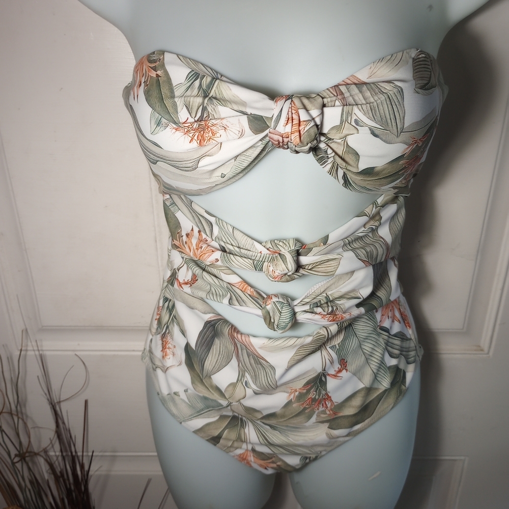 FLOWER PRINTED ONE PIECE SWIMSUIT Body Enhancing Design Nature Lovers Size Small - Picture 9 of 12